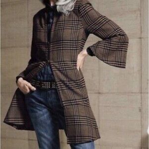 Cabi flounce jacket.